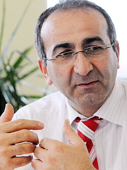 Kenan Küçük, Geschäftsführer des Multikulturellen Forums (© Günter Blaszcyk)