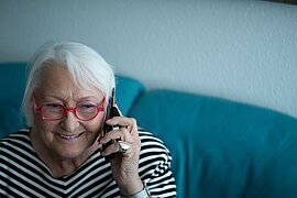 Eveline nutzt den Service von Silbernetz