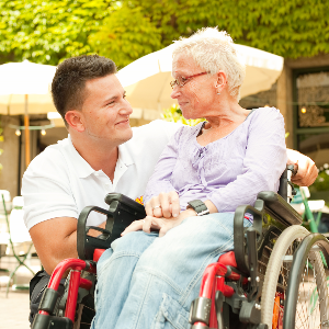 Der ASB Bergisch Land unterstützt Senioren und Menschen mit Behinderung.