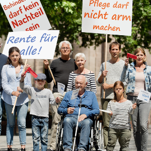 Foto von Menschen bei einer Demonstration